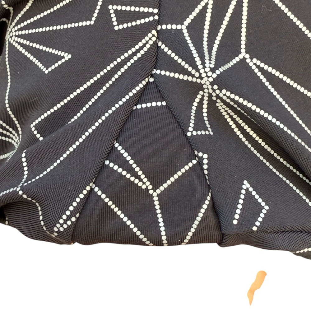 Onzie Geometric Print 7/8 Leggings Black White Yoga Pants XS - Picture 11 of 12
